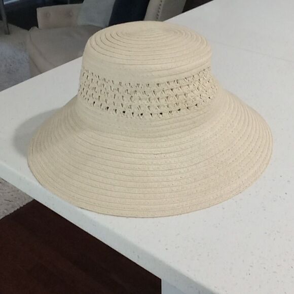 Gertex tan woven bucket style sunhat with wide brim in excellent condition - Picture 1 of 2